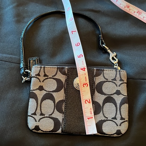 Coach classic signature canvas wristlet EUC - Picture 10 of 13